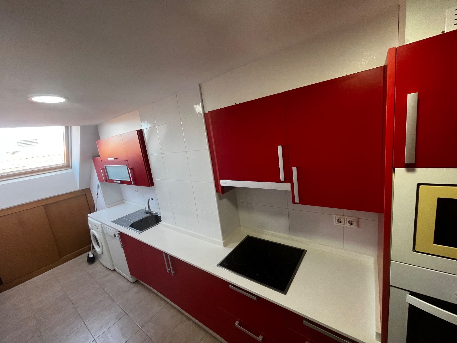 Cuina de Àtic de lloguer en Silleda amb Moblat