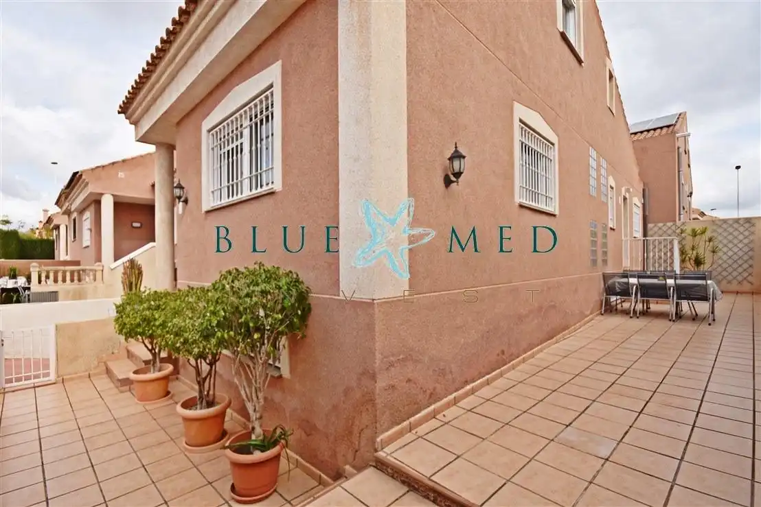 Vista exterior de Casa o xalet en venda en Mazarrón amb Aire condicionat, Calefacció i Terrassa