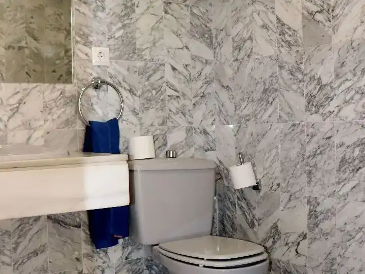 Badezimmer von Dachboden zur Miete in Málaga Capital mit Klimaanlage und Balkon