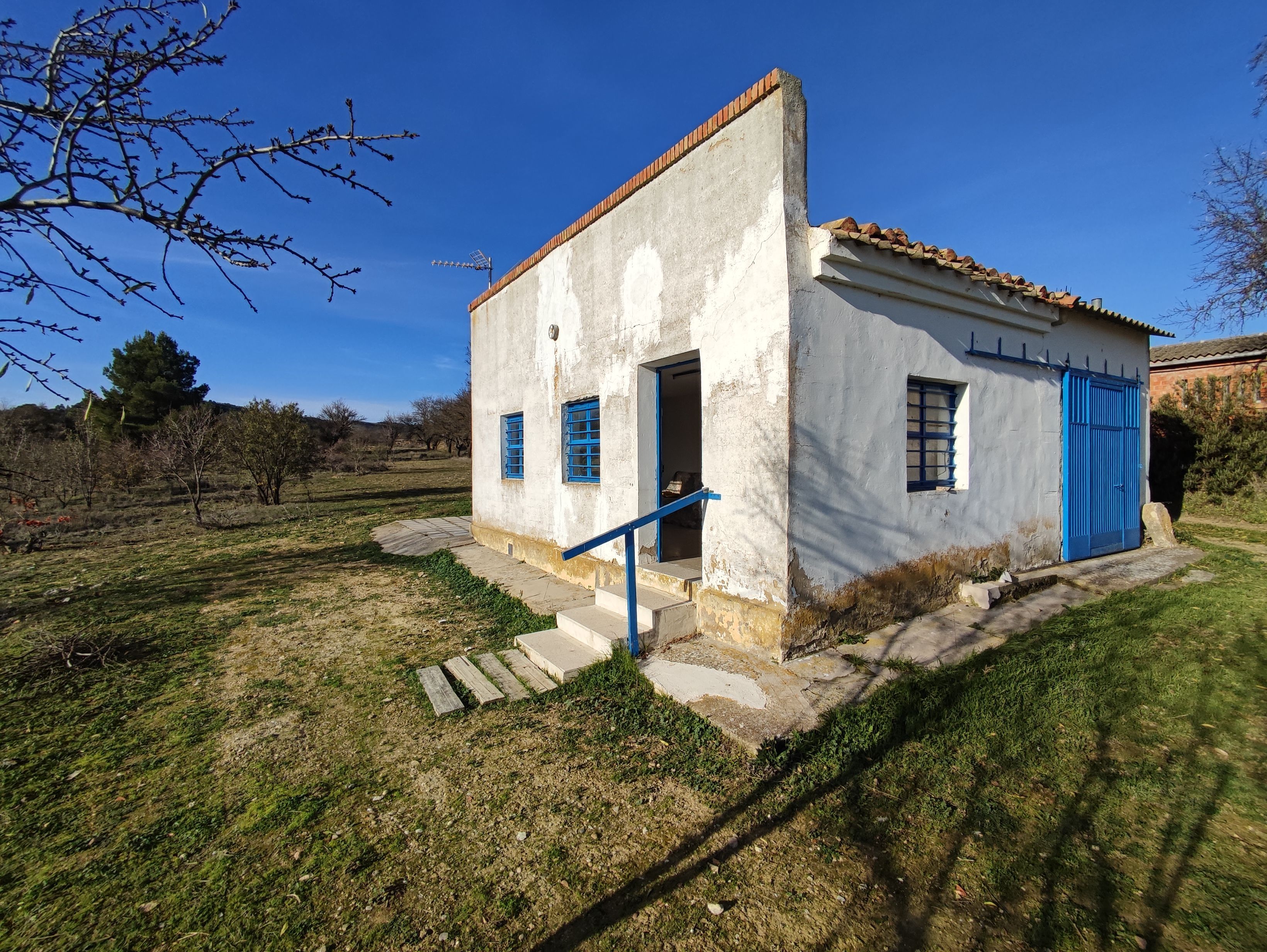Außenansicht von Country house zum verkauf in Palencia Capital mit Privatgarten, Terrasse und Abstellraum