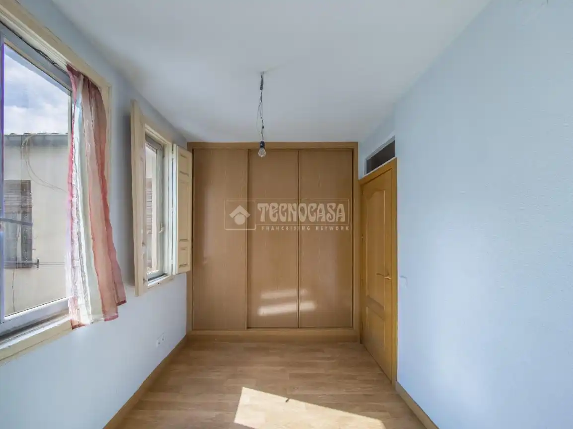 Habitación de Piso en venta en Madrid con Alarma