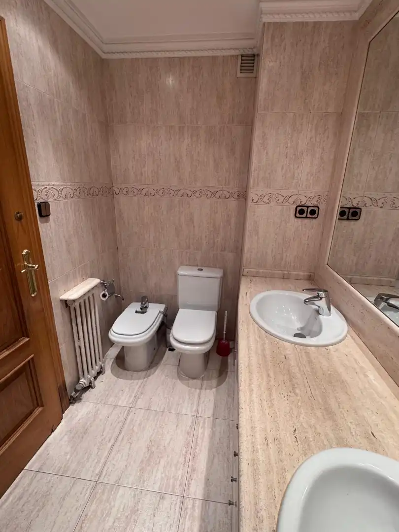 Bathroom of Flat for rent in Lleida  with Air Conditioner, Heating and Terrace
