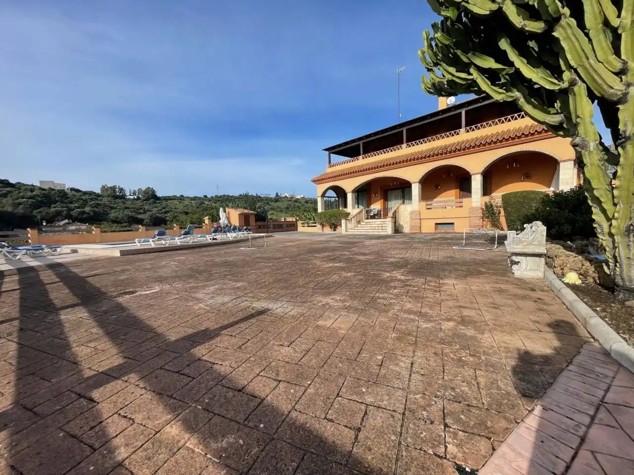 Terrassa de Finca rústica en venda en Estepona amb Aire condicionat, Calefacció i Jardí privat
