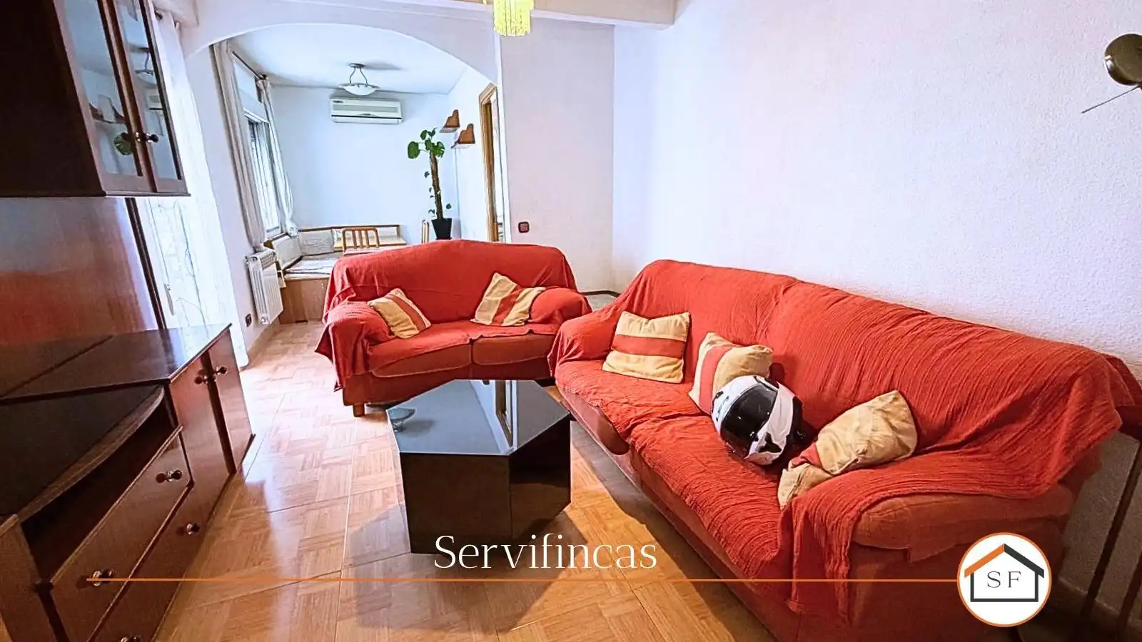 Living room of Flat for sale in Madrid  with Air Conditioner, Heating and Parquet flooring