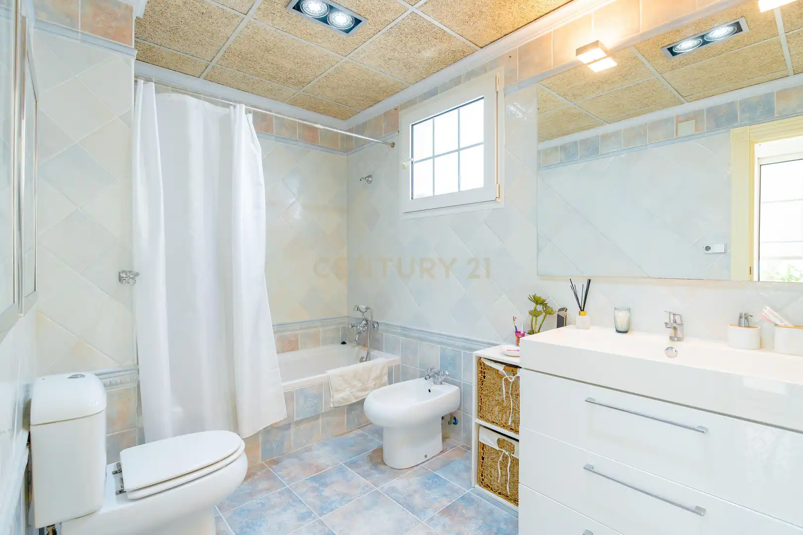 Baño de Casa o chalet en venta en Albal con Aire acondicionado, Jardín privado y Trastero