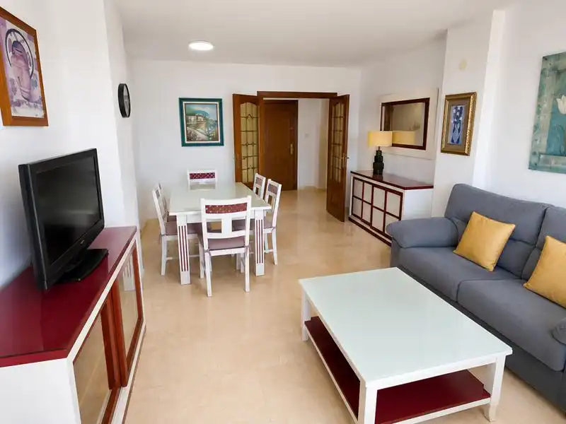 Wohnzimmer von Wohnung zur Miete in Estepona mit Terrasse