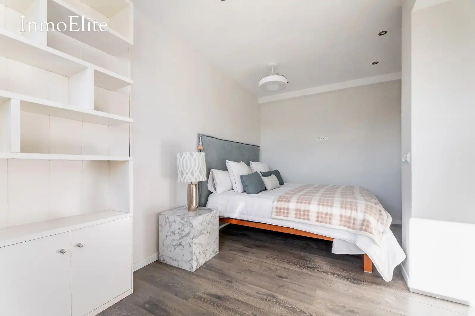 Schlafzimmer von Dachboden zum Verkauf in Majadahonda mit Klimaanlage, Heizung und Parkett