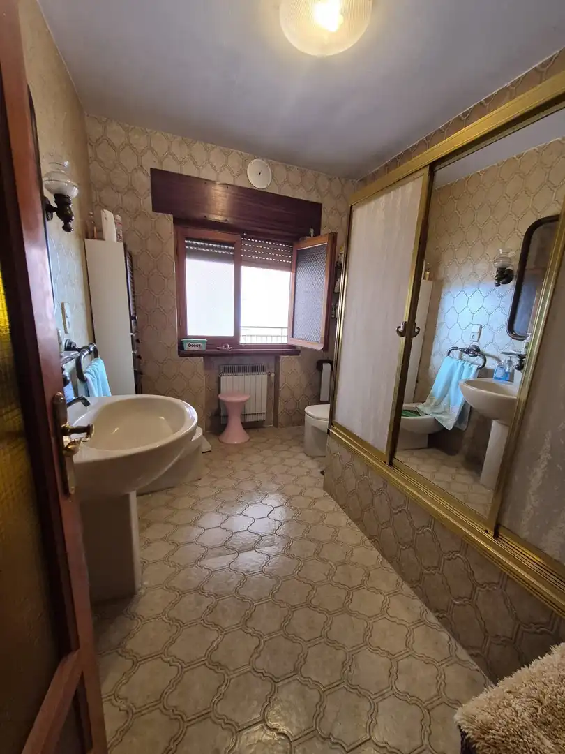 Baño de Piso en venta en El Barraco  con Calefacción, Terraza y Amueblado