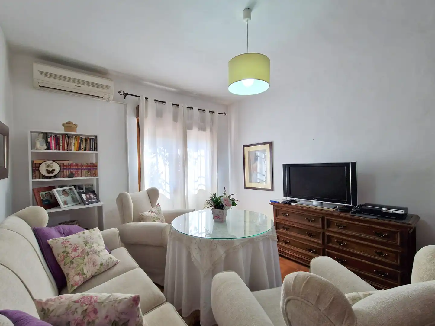 Sala de estar de Finca rústica en venta en Toledo con Aire acondicionado, Calefacción y Jardín privado