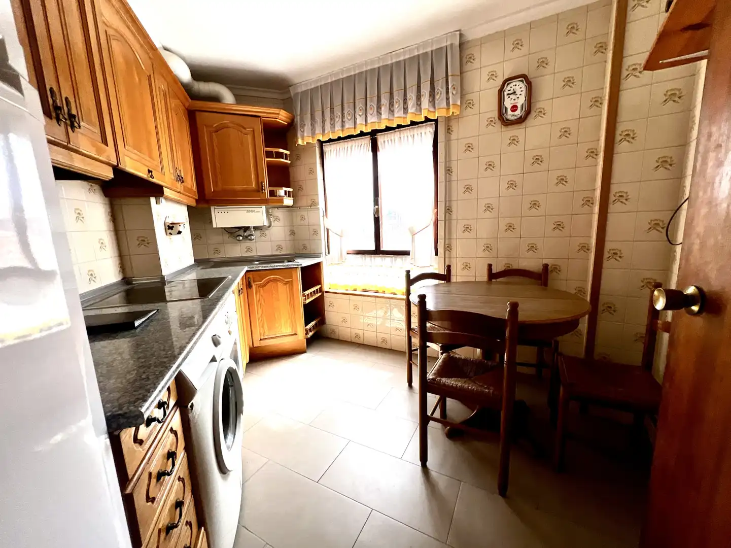 Cocina de Piso en venta en Cabezón de la Sal con Calefacción, Parquet y Amueblado