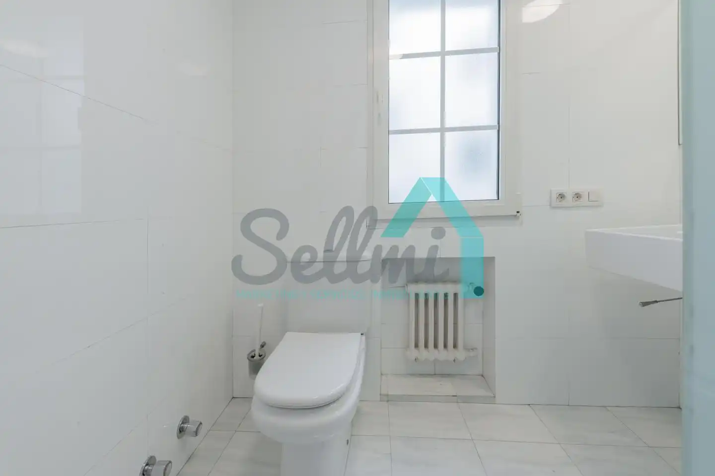 Badezimmer von Wohnung zur Miete in Oviedo  mit Heizung, Parkett und Terrasse