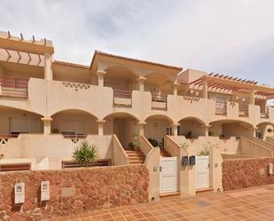 Vista exterior de Casa adosada en venda en El Ejido amb Piscina