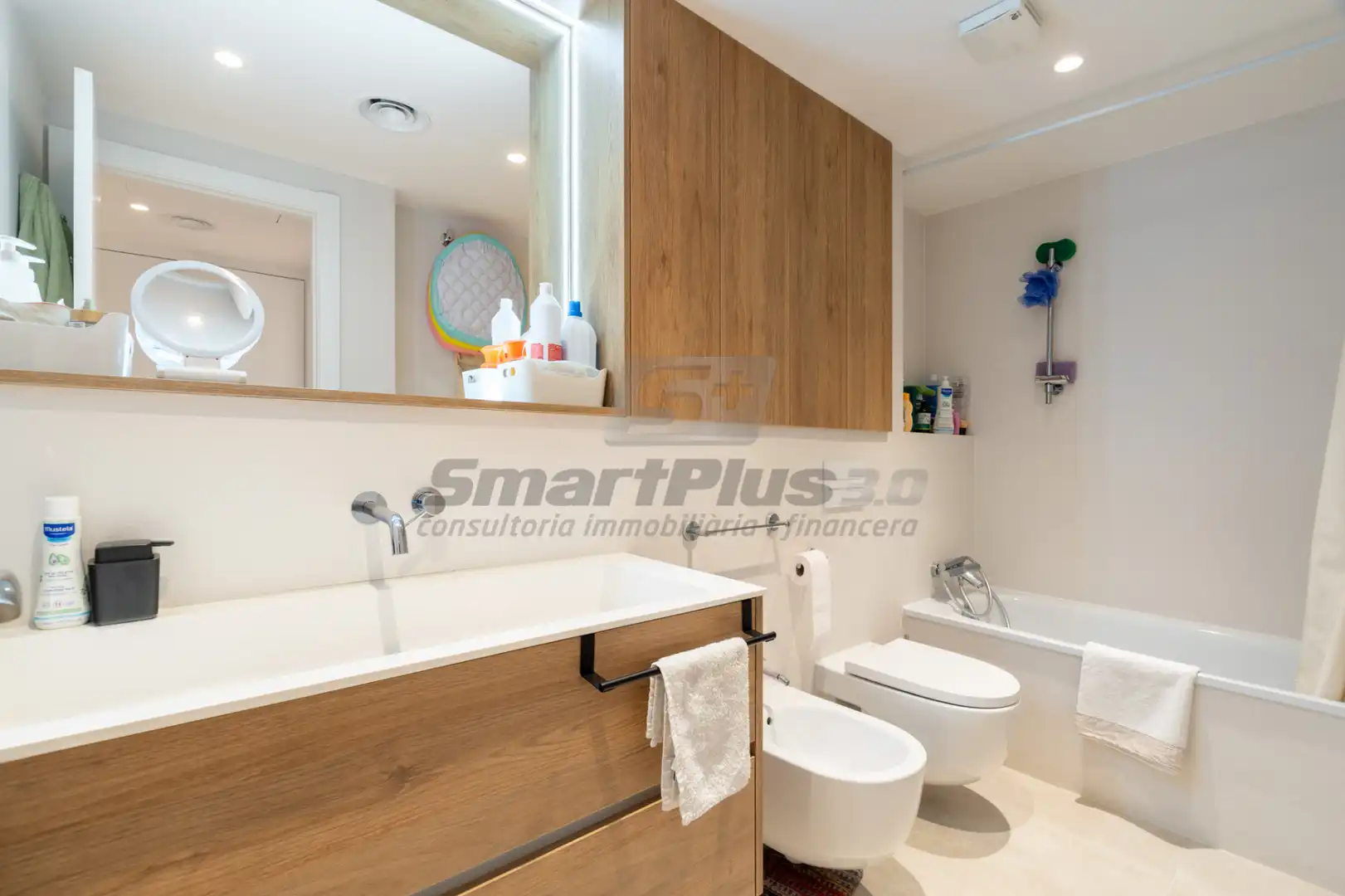Baño de Ático en venta en Barcelona con Aire acondicionado, Calefacción y Parquet