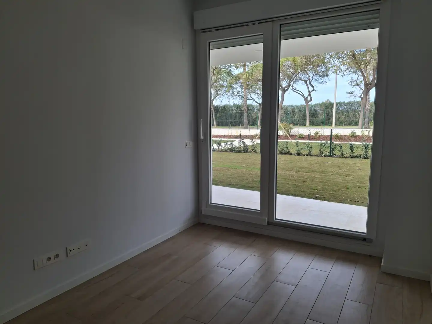Habitación de Planta baja en venta en Chipiona con Aire acondicionado, Calefacción y Jardín privado