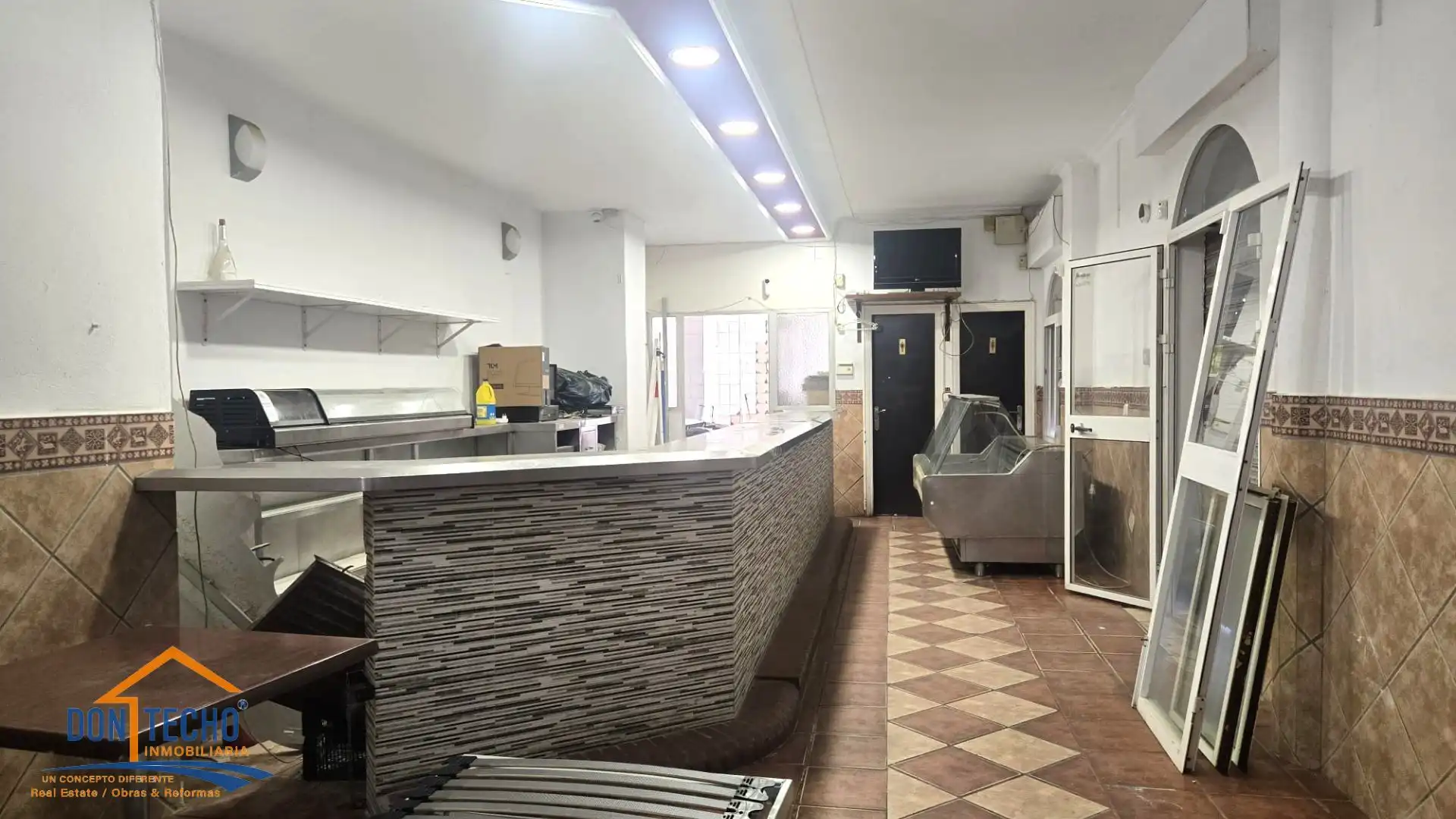 Business premises for sale in N-340a