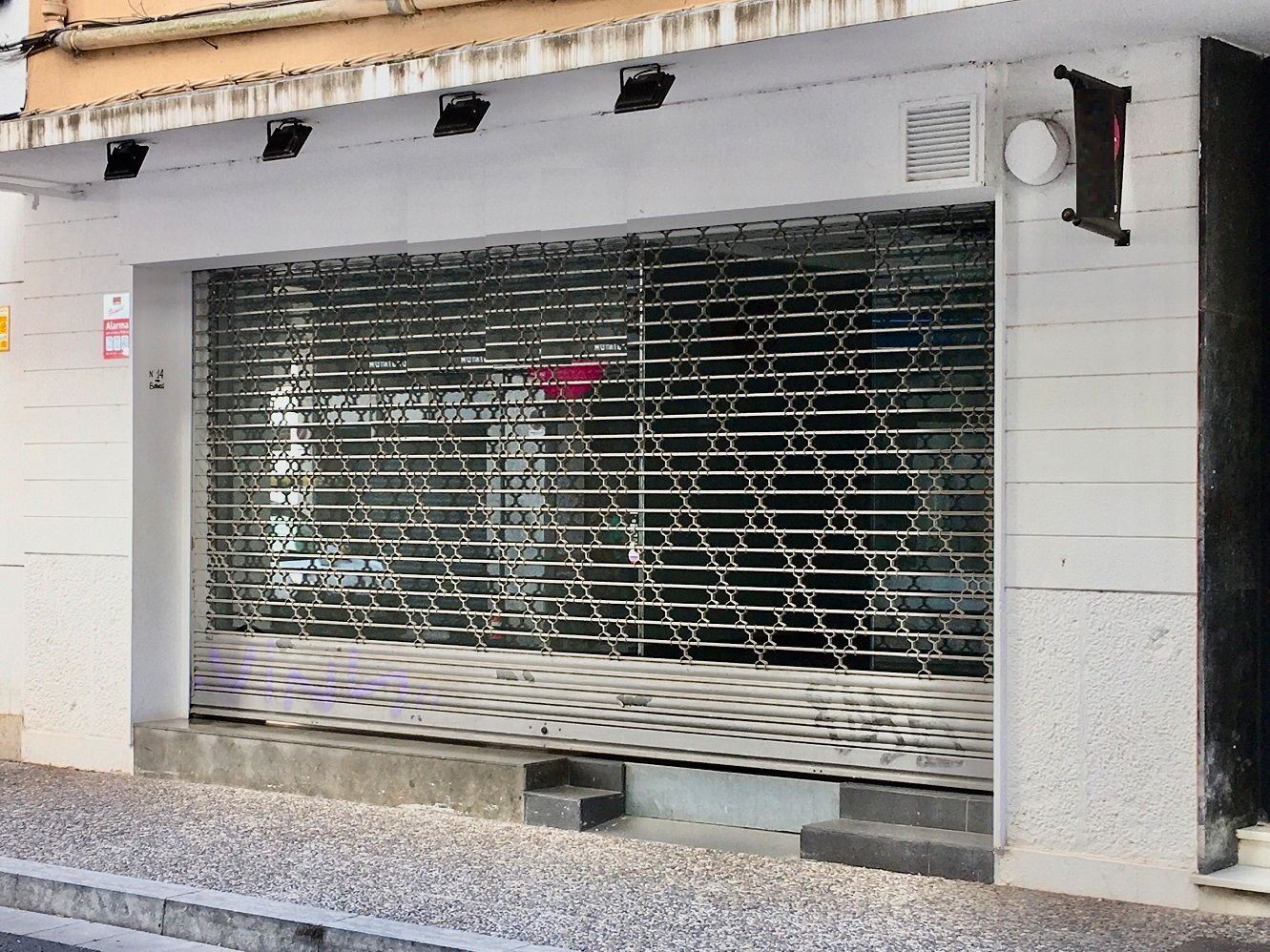 Local de lloguer a Calle Josep Maluquer I Salvador, Eixample Nord