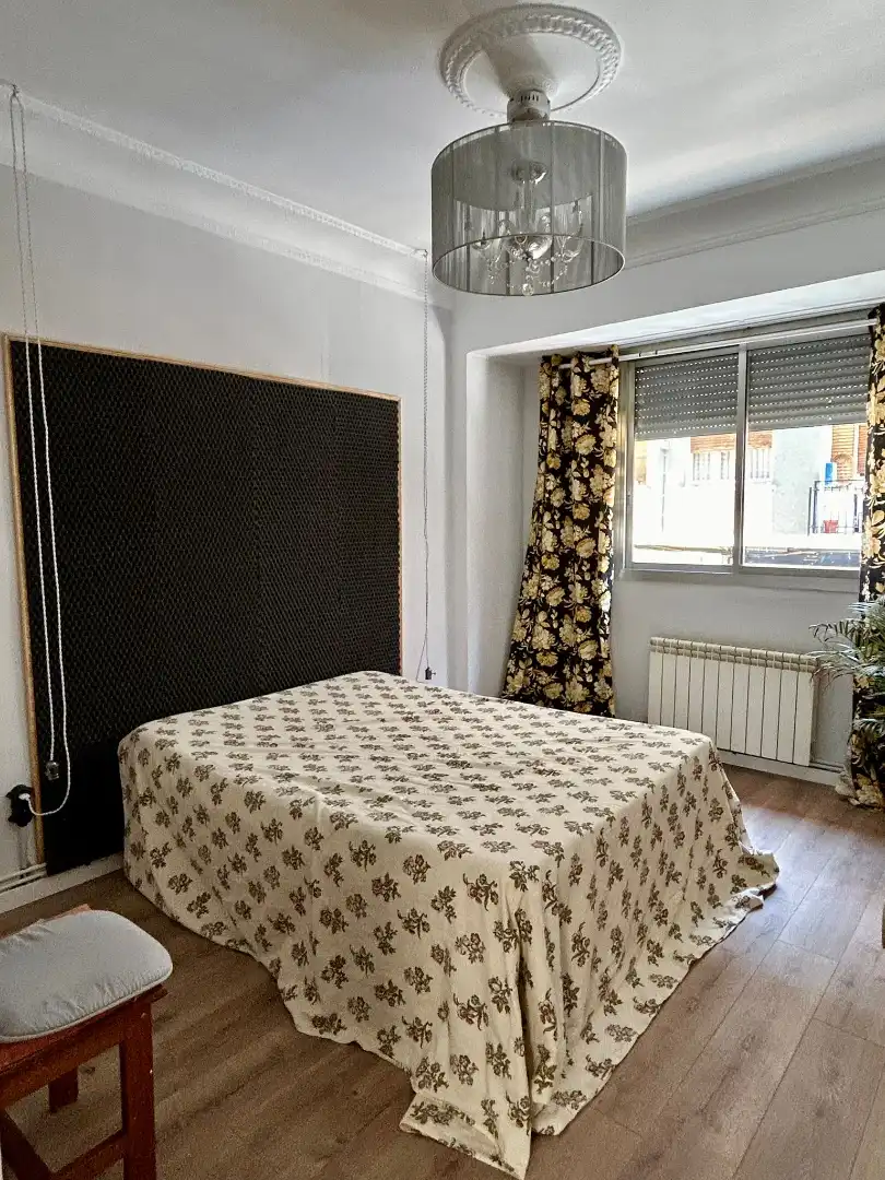 Schlafzimmer von Wohnung zur Miete in Zaragoza mit Heizung, Parkett und Möbliert