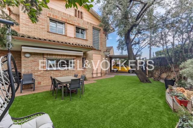 Casa-chalet en Venta en Carrer Montjuïc en Golf - Can Trabal