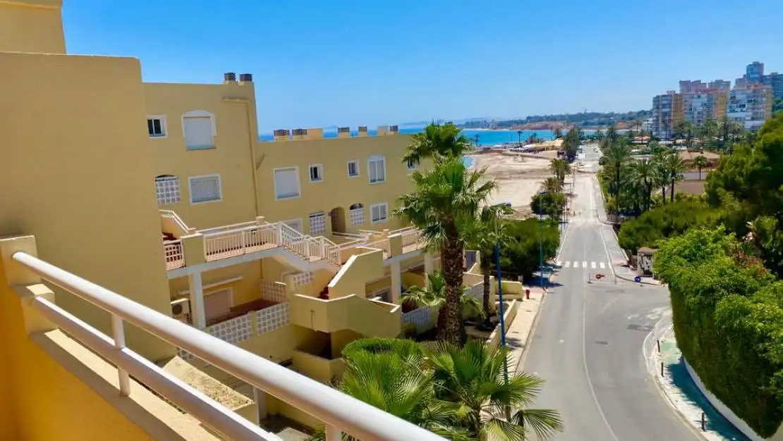Vista exterior de Apartamento de alquiler en Orihuela con Aire acondicionado, Calefacción y Terraza