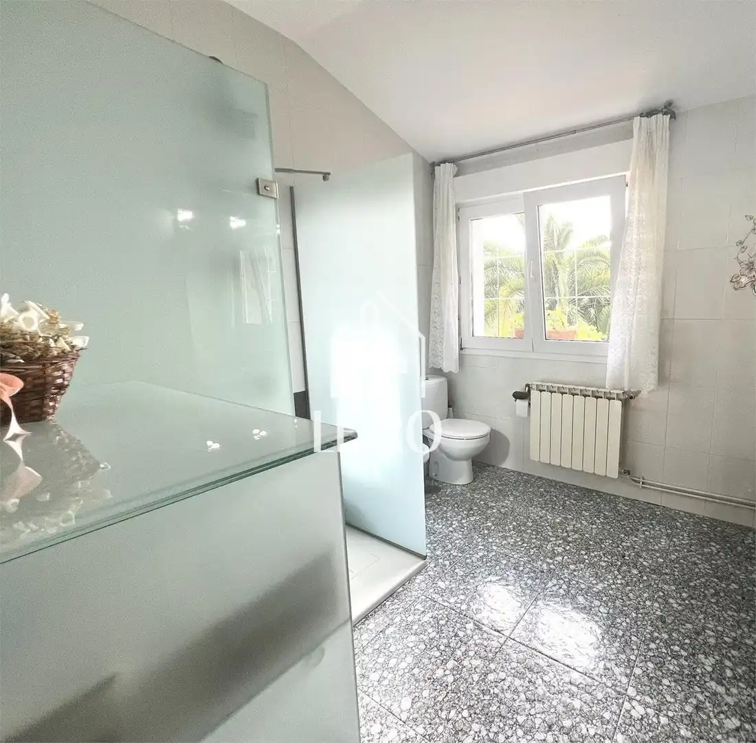 Baño de Casa o chalet en venta en Santiago de Compostela  con Jardín privado