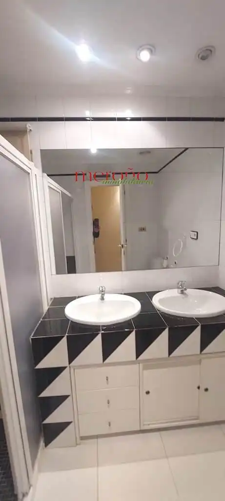 Bany de Pis en venda en Elche / Elx amb Balcó