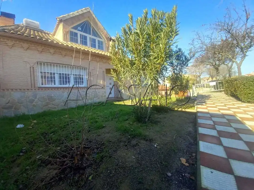 Jardín de Casa o chalet en venta en Maqueda con Aire acondicionado, Calefacción y Trastero