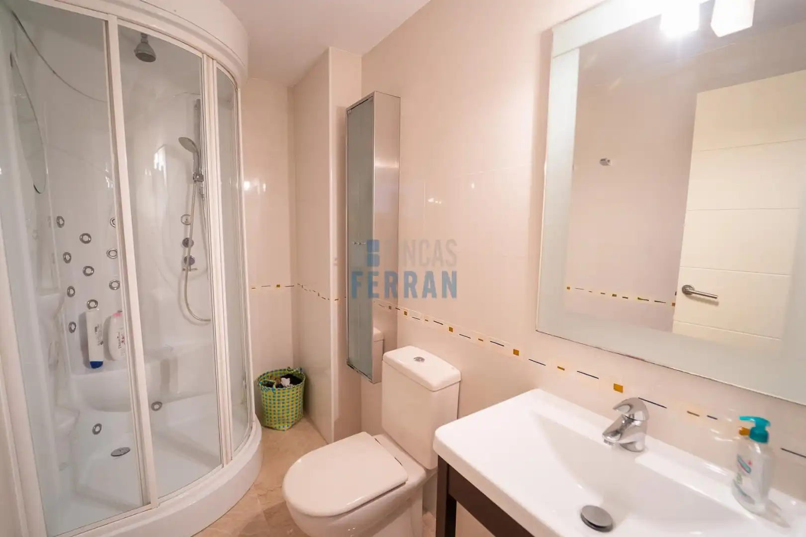 Badezimmer von Dachboden zum Verkauf in El Vendrell mit Klimaanlage, Terrasse und Abstellraum