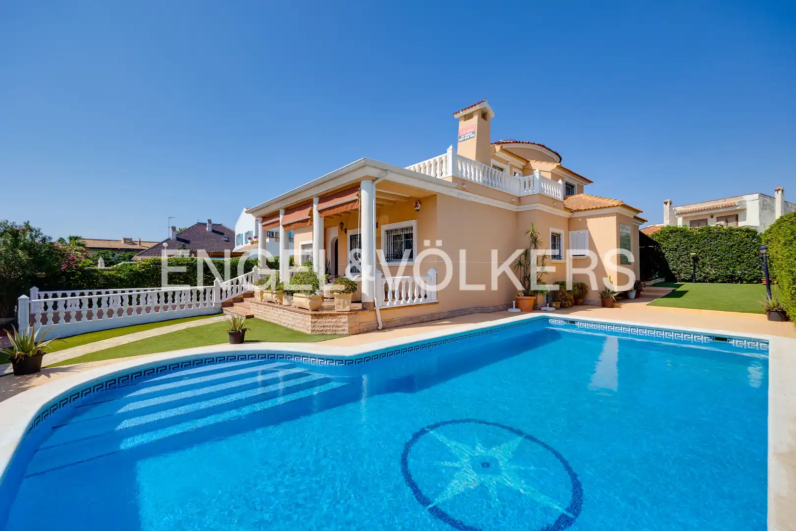 Außenansicht von Country house zum Verkauf in Torrevieja mit Klimaanlage, Heizung und Privatgarten