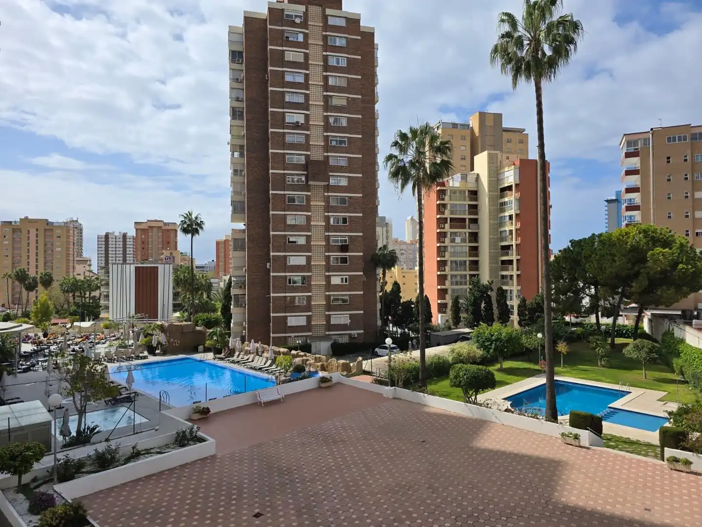 Swimming pool of Flat for rent in Benidorm  with Air Conditioner, Private garden and Terrace