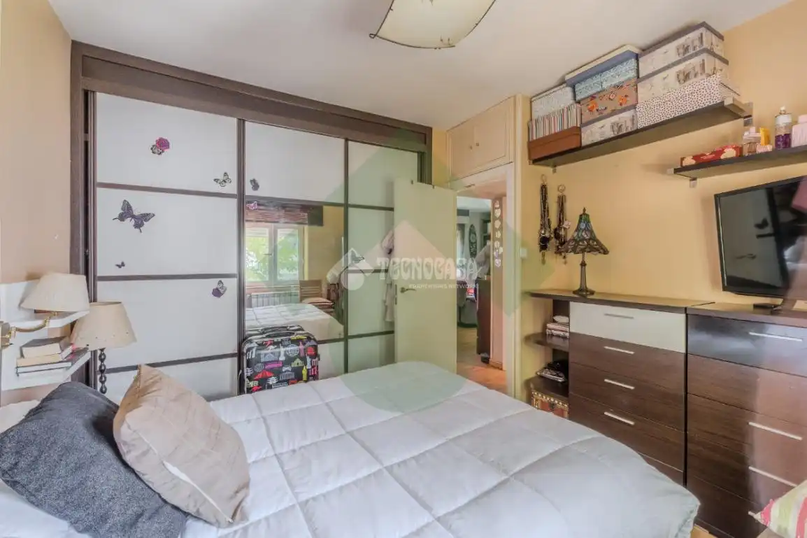 Bedroom of Flat for sale in Madrid  with Air Conditioner and Heating