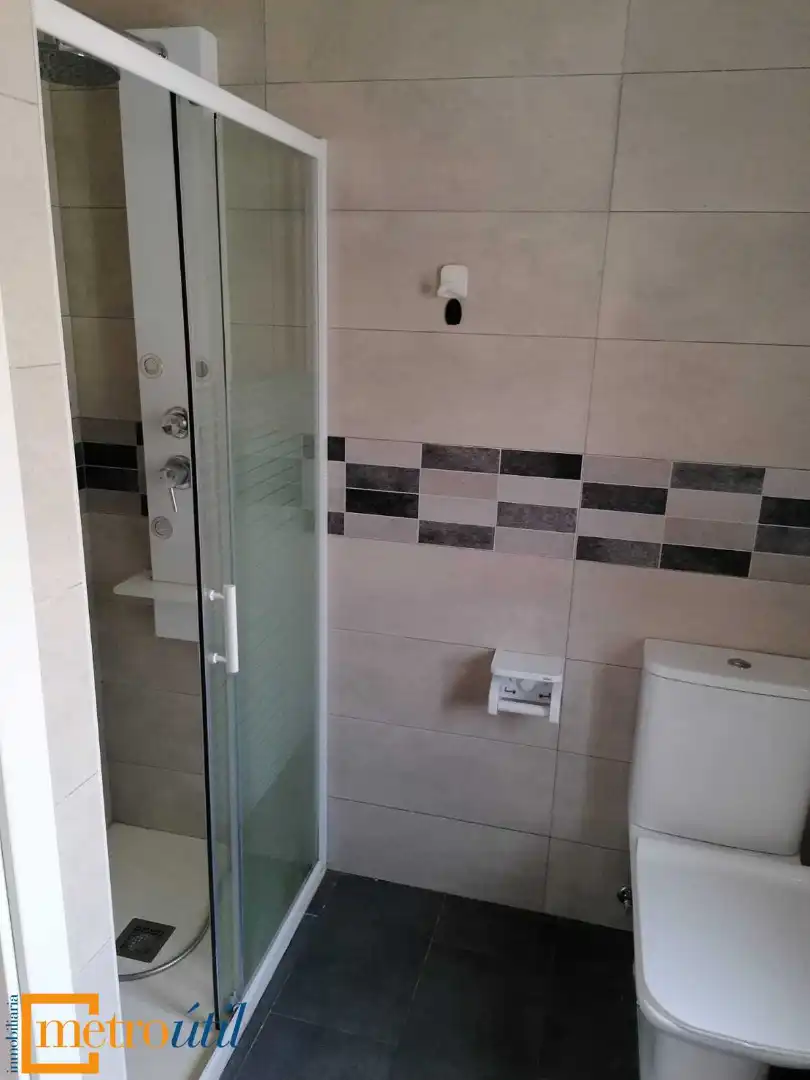 Bathroom of Flat for sale in Salamanca  with Heating, Parquet flooring and Balcony