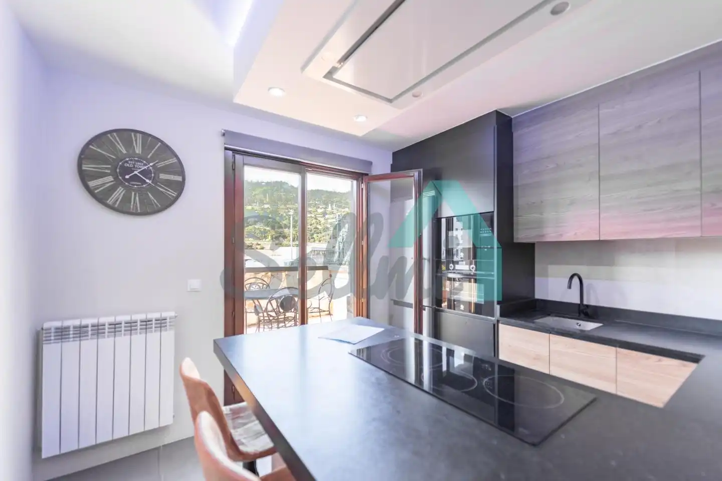 Cocina de Ático en venta en Oviedo  con Calefacción, Parquet y Terraza