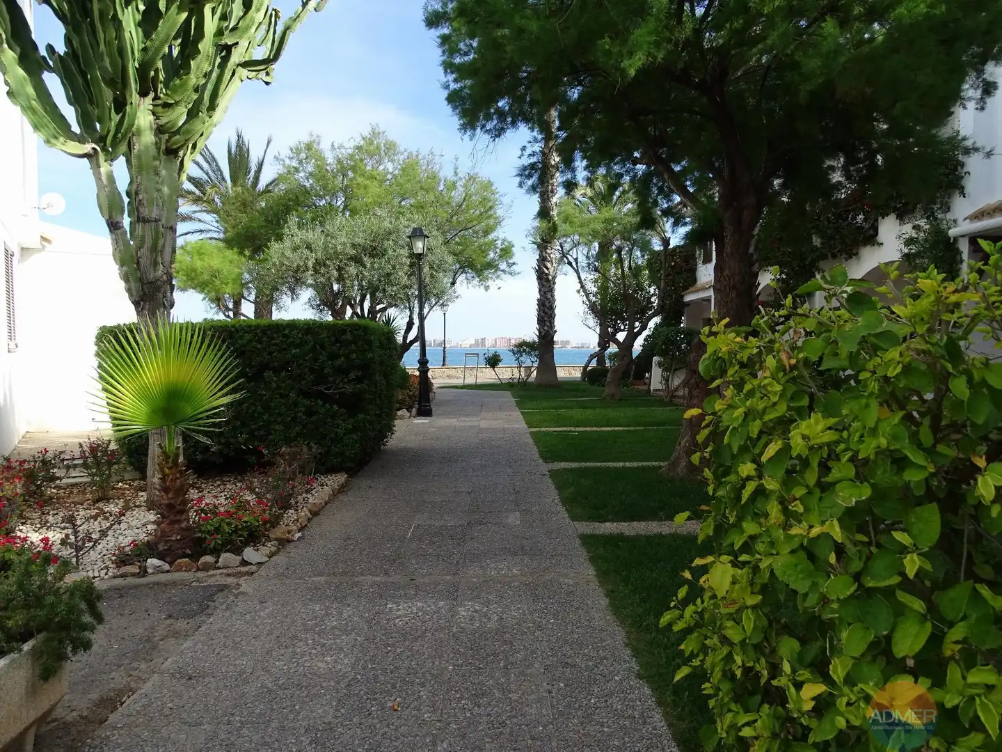 Exterior view of Duplexes for sale in La Manga del Mar Menor  with Terrace, Furnished and Community pool