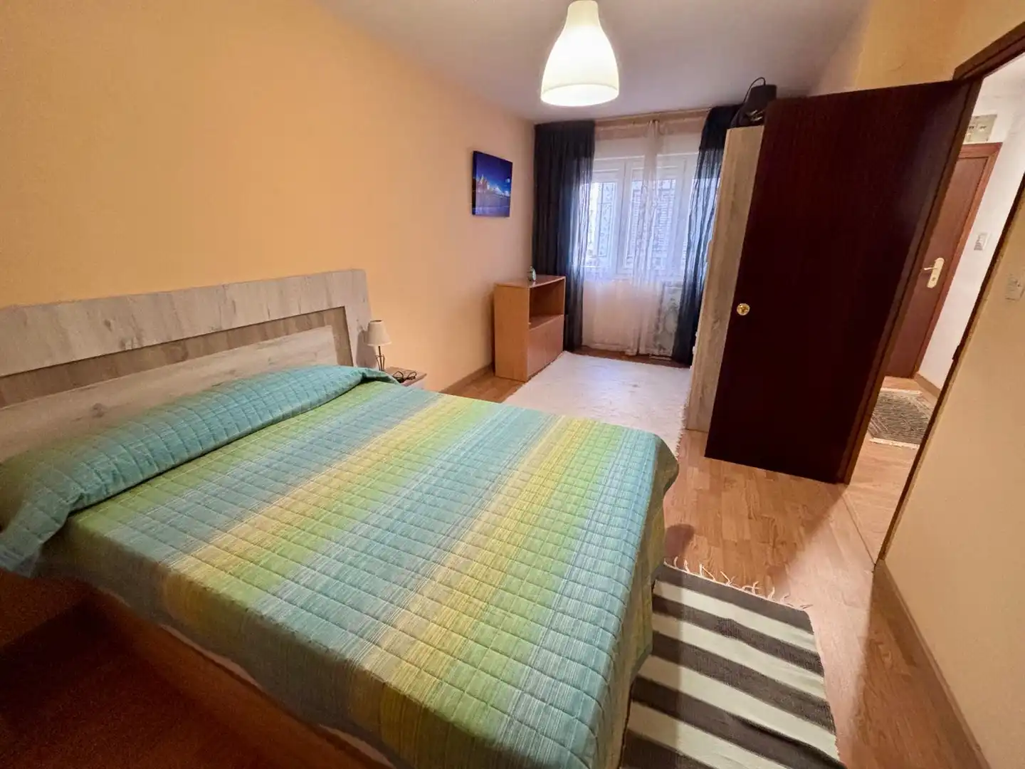 Habitación de Piso en venta en Gijón  con Calefacción, Parquet y Amueblado