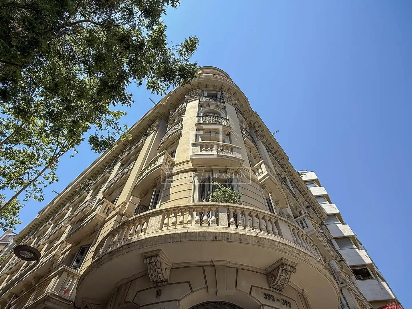 Exterior view of Flat for sale in Barcelona  with Air Conditioner, Heating and Terrace