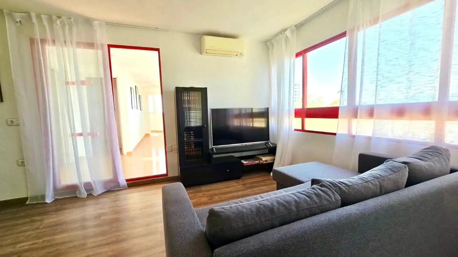 Sala d'estar de Àtic en venda en Benidorm amb Piscina comunitària