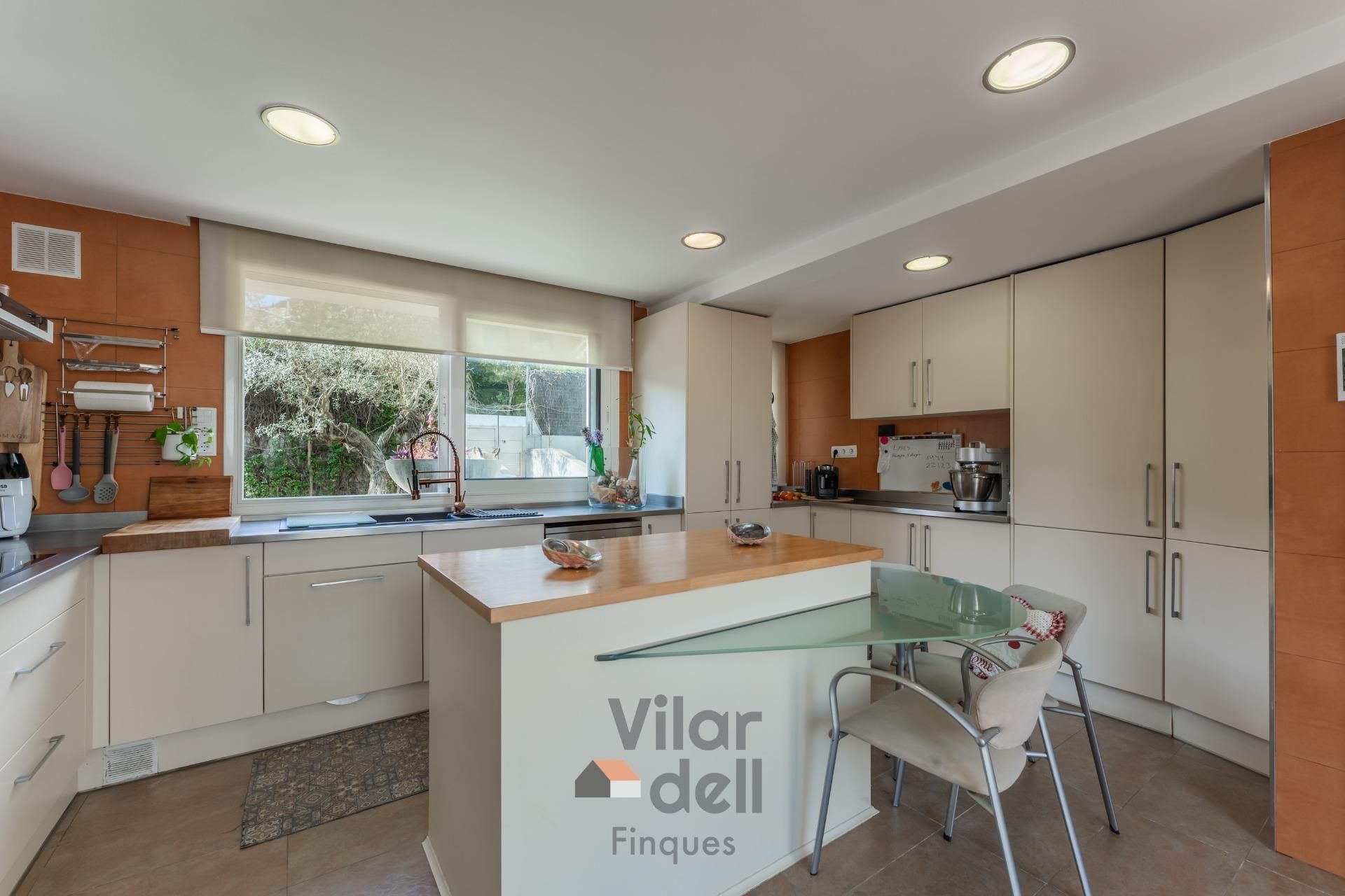 Single-family semi-detached for sale in Vallromanes