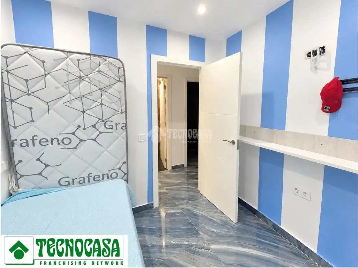 Habitación de Casa adosada en venta en San Francisco
