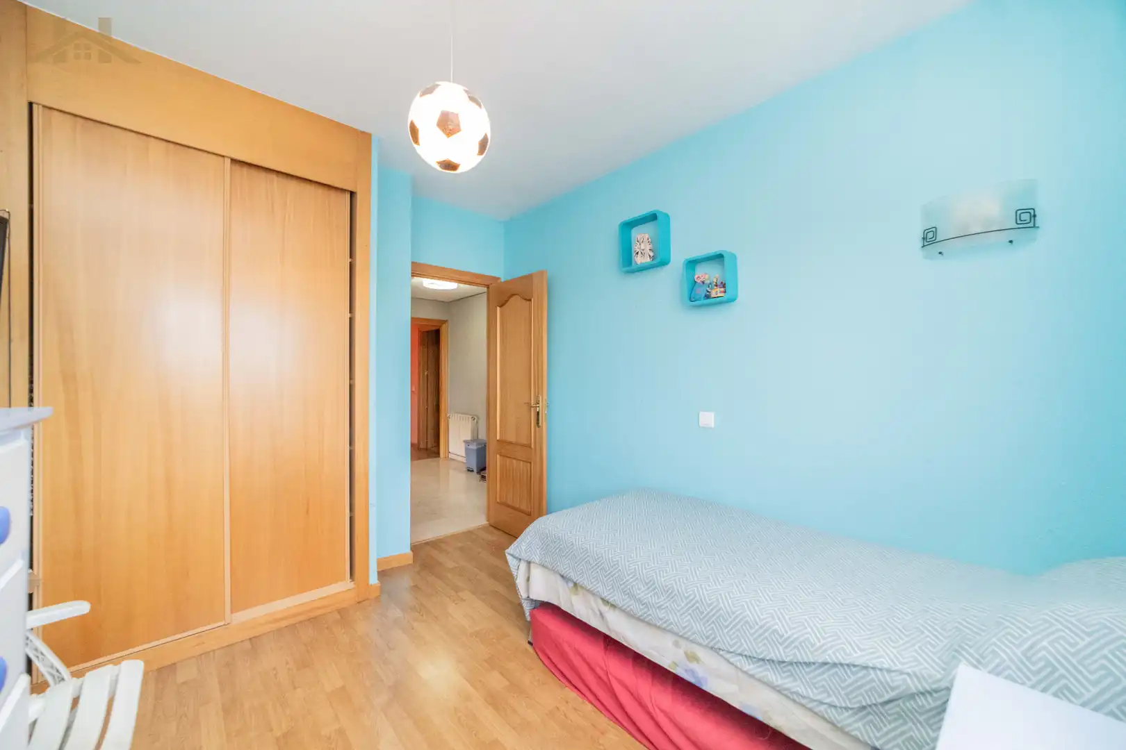 Dormitori de Casa adosada en venda en Arroyomolinos (Madrid) amb Aire condicionat, Calefacció i Jardí privat