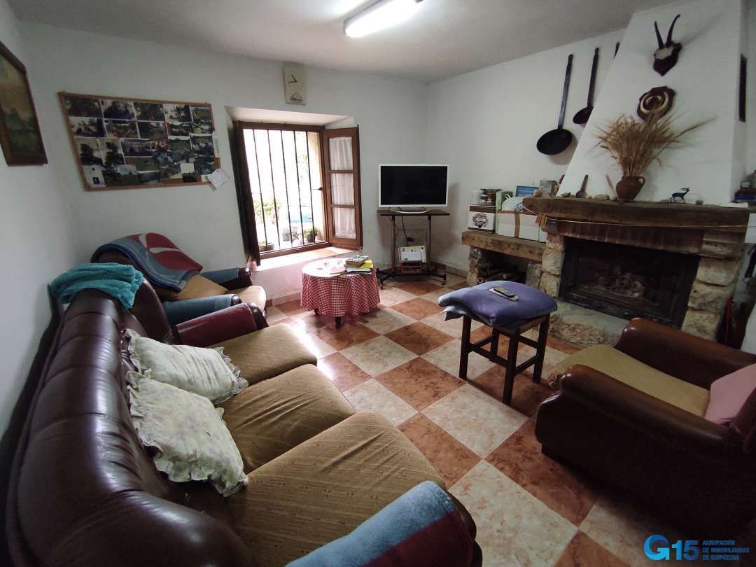 Sala d'estar de Casa o xalet en venda en Briviesca amb Jardí privat i Traster