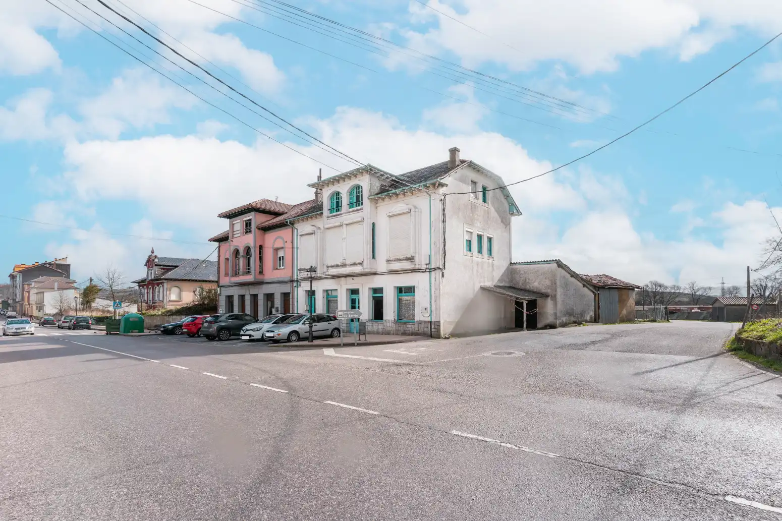 Vista exterior de Casa adosada en venta en Salas con Parquet, Terraza y Trastero
