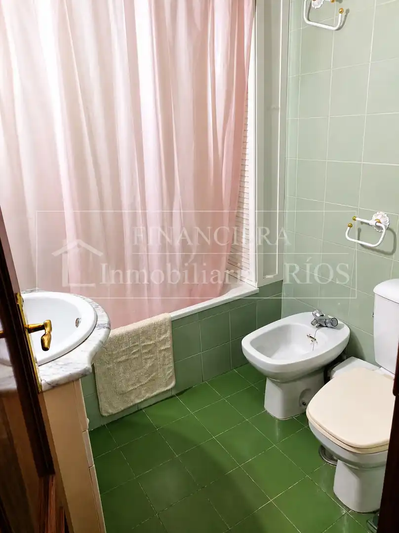 Baño de Casa o chalet en venta en Alcalá de Guadaira con Aire acondicionado, Terraza y Trastero