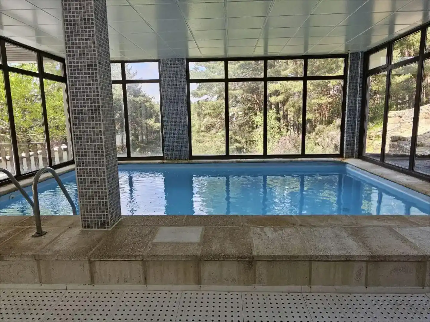 Piscina de Pis en venda en Cerezo de Arriba amb Piscina i Moblat