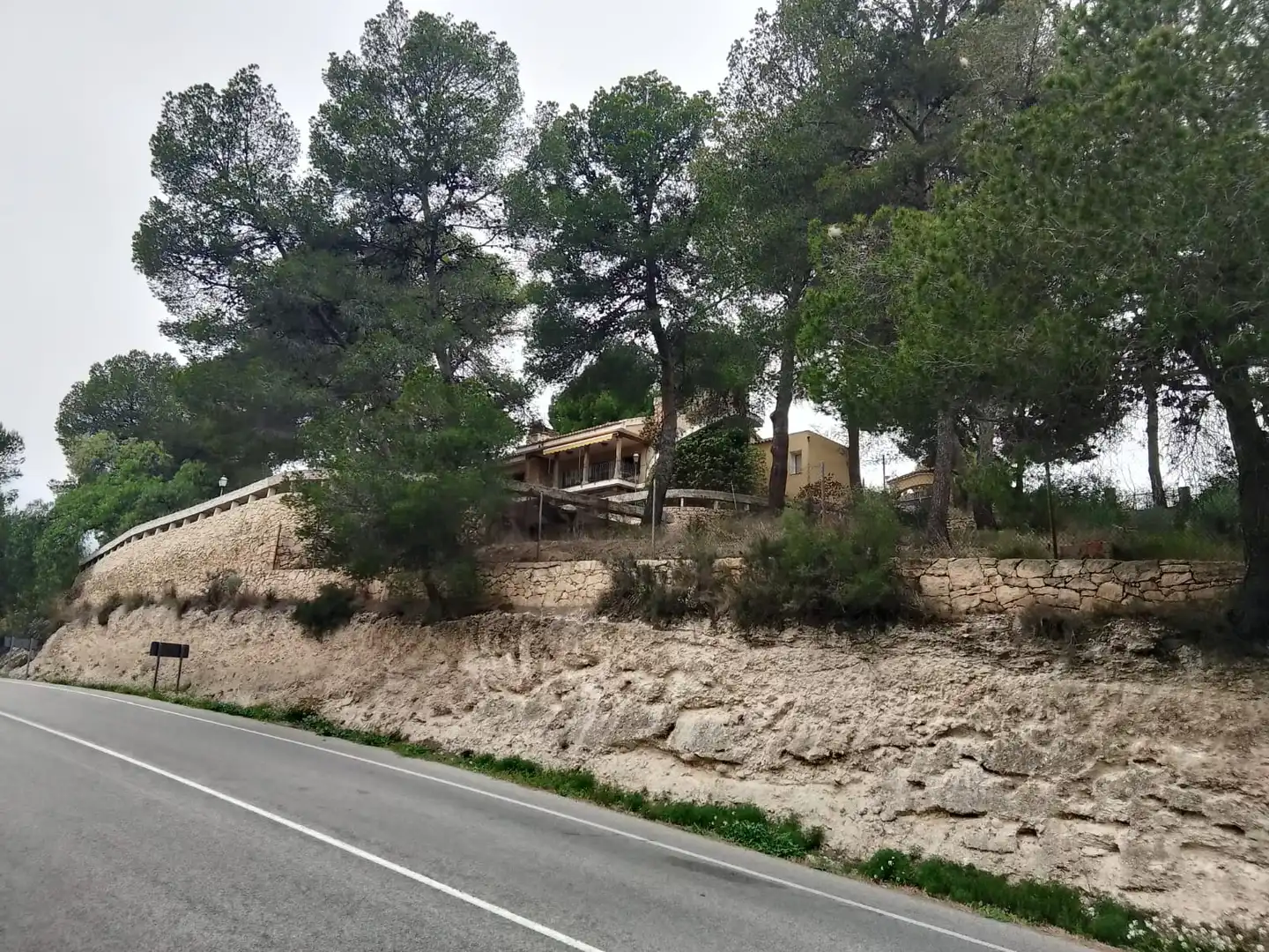 Vista exterior de Casa o xalet en venda en Tibi amb Calefacció, Jardí privat i Terrassa