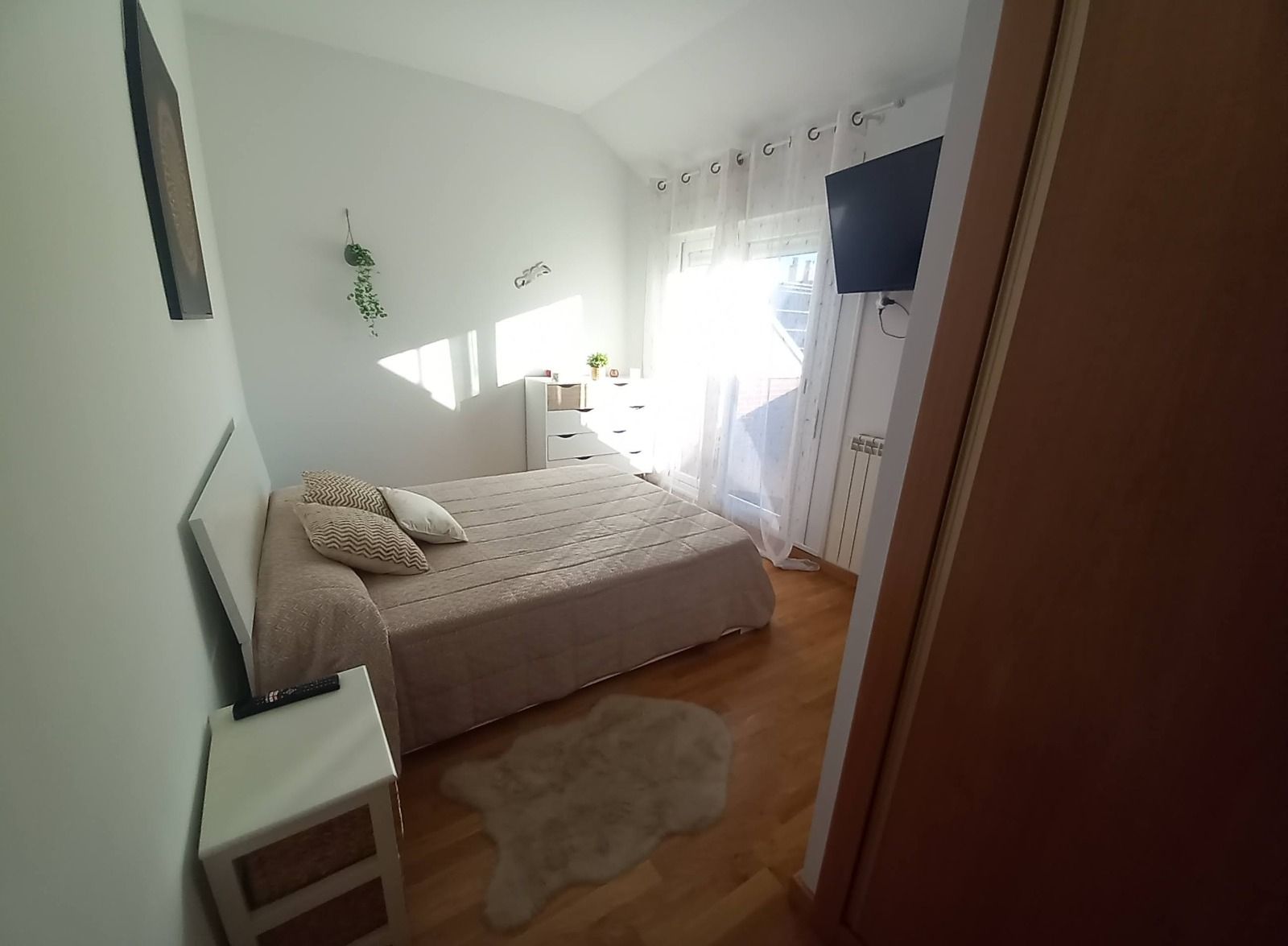 Dormitori de Casa adosada en venda en Villamediana de Iregua amb Calefacció, Parquet i Terrassa