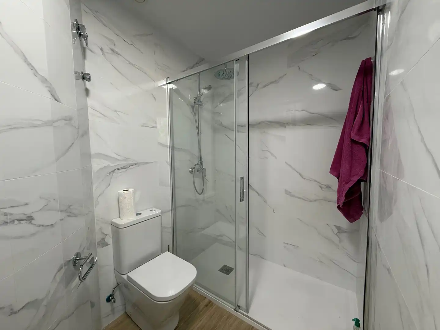 Baño de Apartamento en venta en Granada con Aire acondicionado, Calefacción y Amueblado