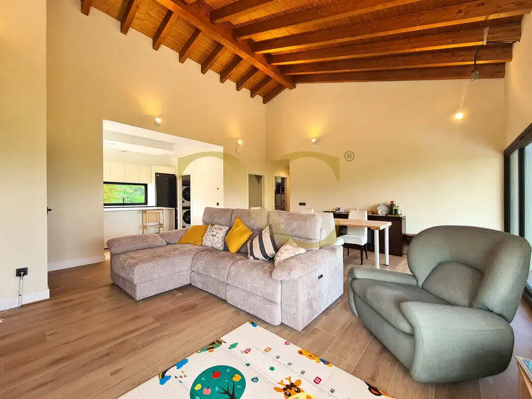 Living room of Houses for sale in Oviedo   with Air Conditioner, Heating and Private garden