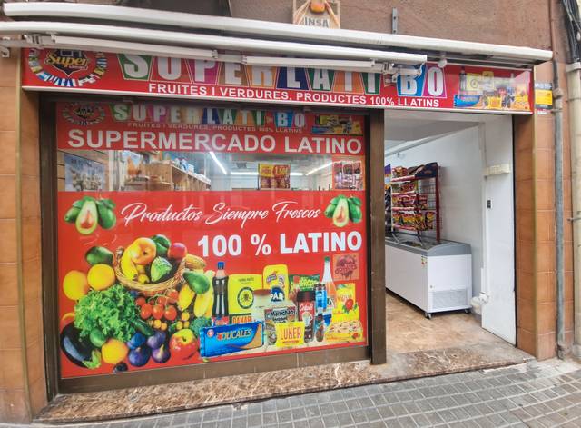 Local comercial en Venta en Carrer de la Mare de Déu de Port en El Poble Sec - Parc de Montjuïc