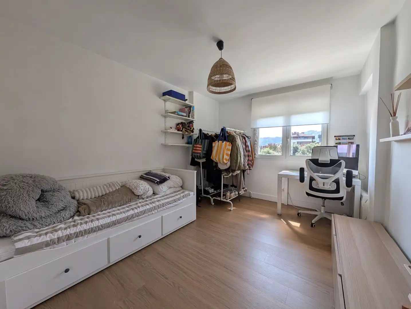 Habitación de Piso en venta en Donostia - San Sebastián  con Calefacción, Terraza y Trastero