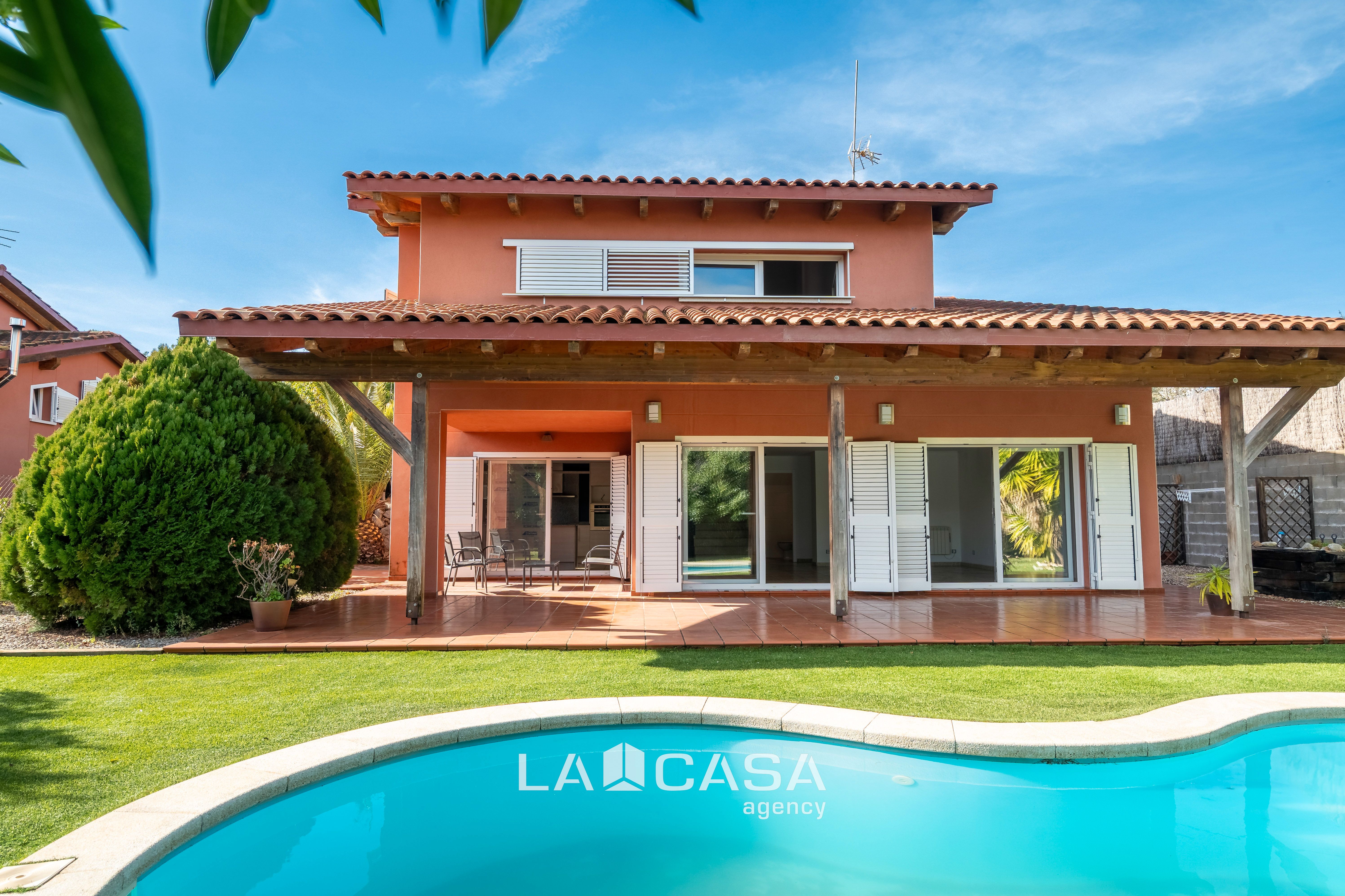 Exterior view of House or chalet for sale in Olivella  with Heating, Terrace and Swimming Pool